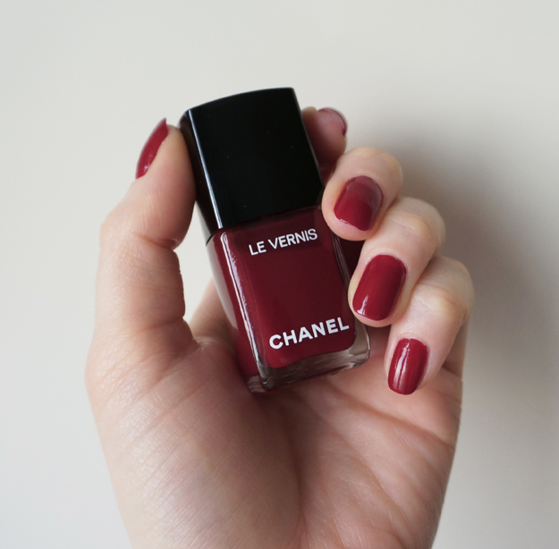 Chanel Le Vernis 572 Emblematique